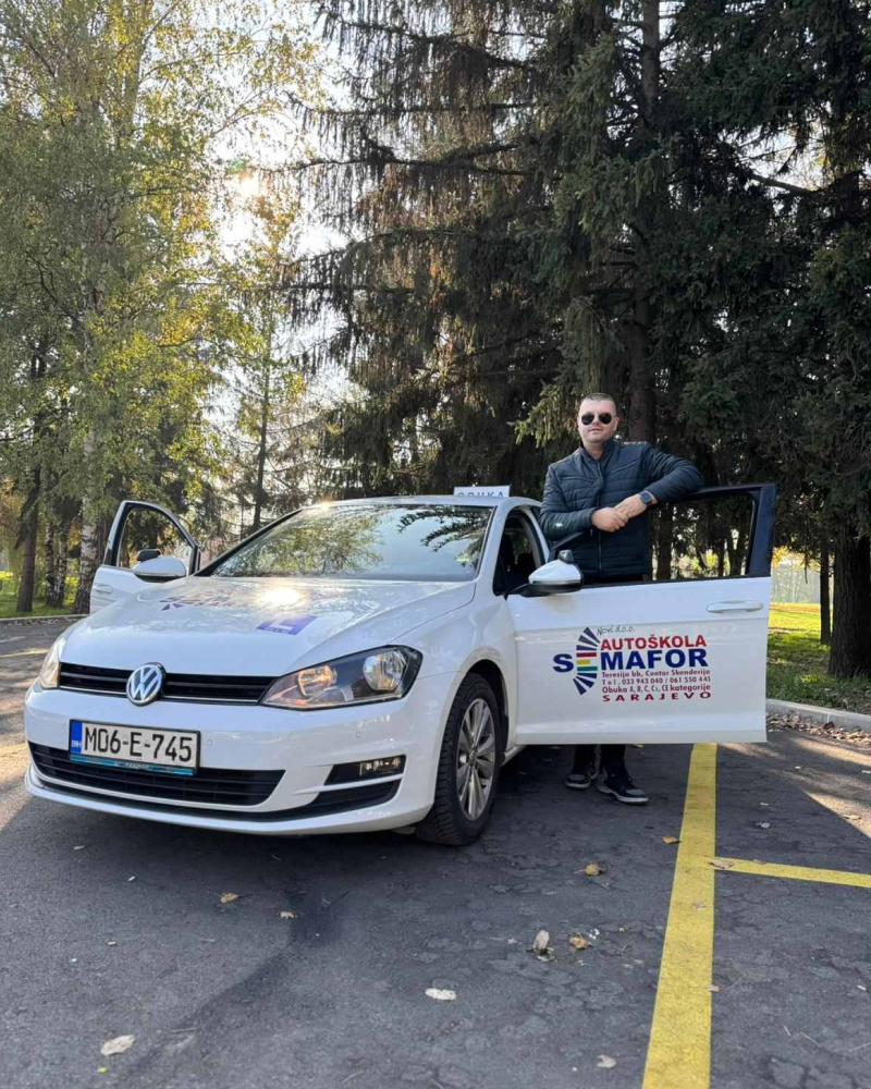 Ime Prezime - instruktor vožnje